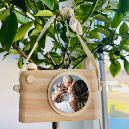 Houten fotocamera met hengsel
