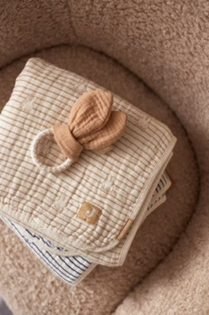 Babydeken met bijtring en konijnenoren