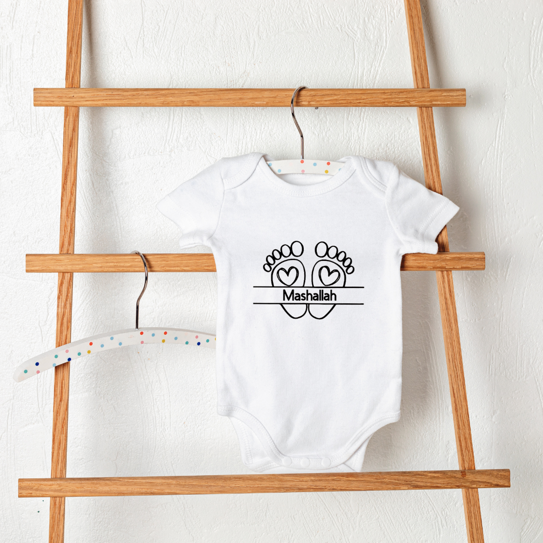 Romper bedrukt met babyvoetjes