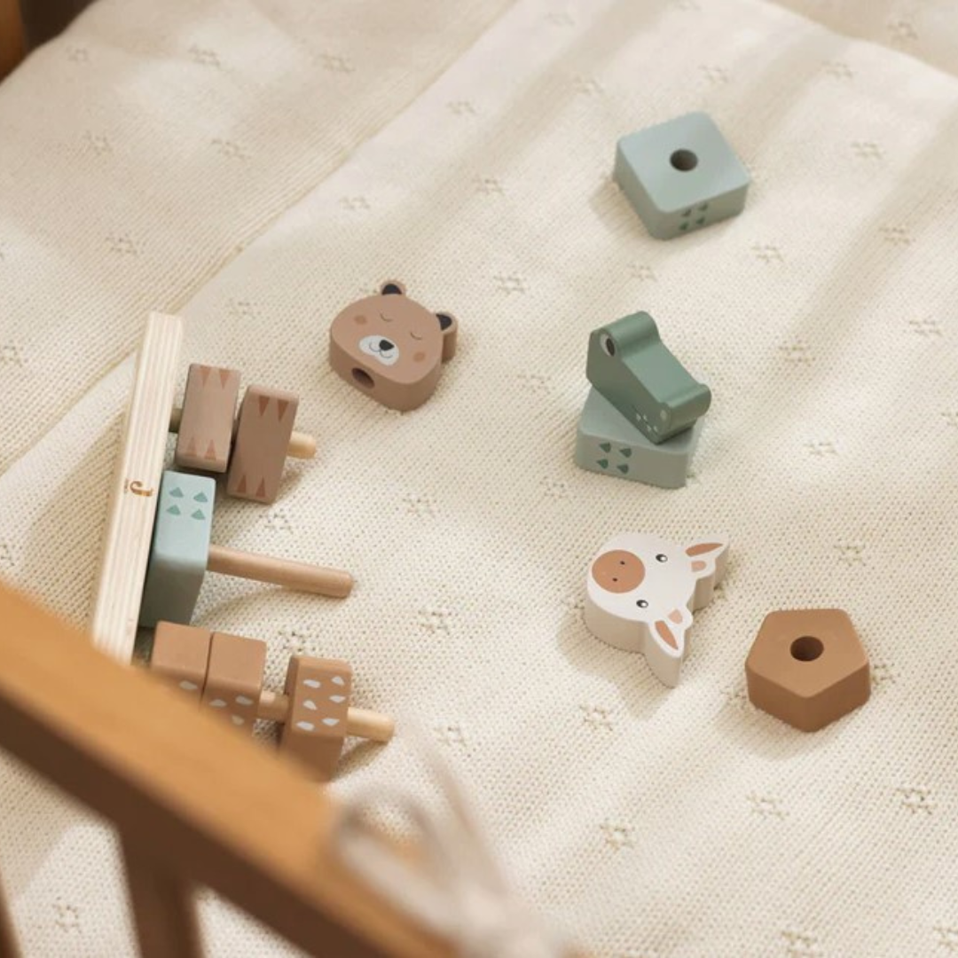Spelen houten stapeltoren dieren